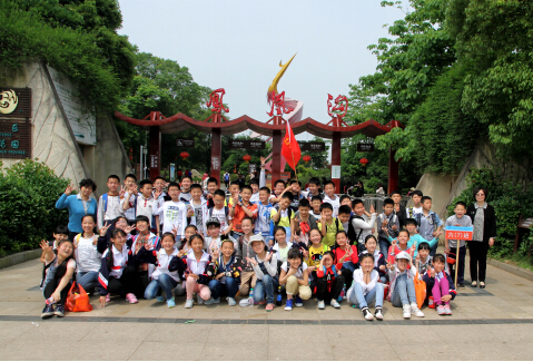現(xiàn)外象湖校區(qū)組織學(xué)生開(kāi)展春游活動(dòng)