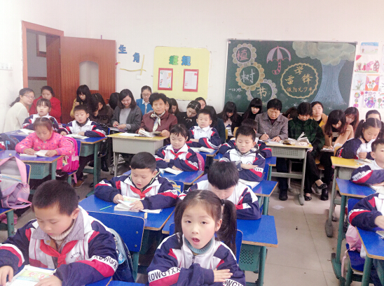 現外象湖校區(qū)語文教研組進行觀摩研討課評比活動