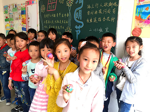 南昌現(xiàn)代外國語學校（象湖校區(qū)）開展“清明節(jié) 手繪彩蛋”主題教育活動