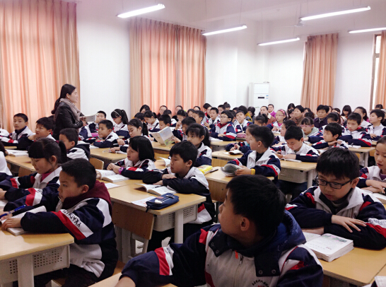 現外象湖校區(qū)語文教研組進行觀摩研討課評比活動